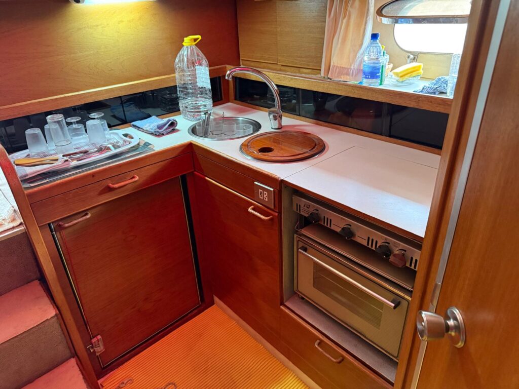 WhatsApp Image 2025-10-01 at 19.38.44 (1)